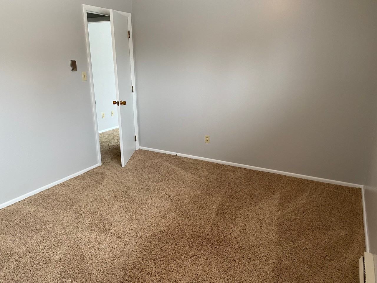815 4th St Sw #2 - Photo 4 of 13