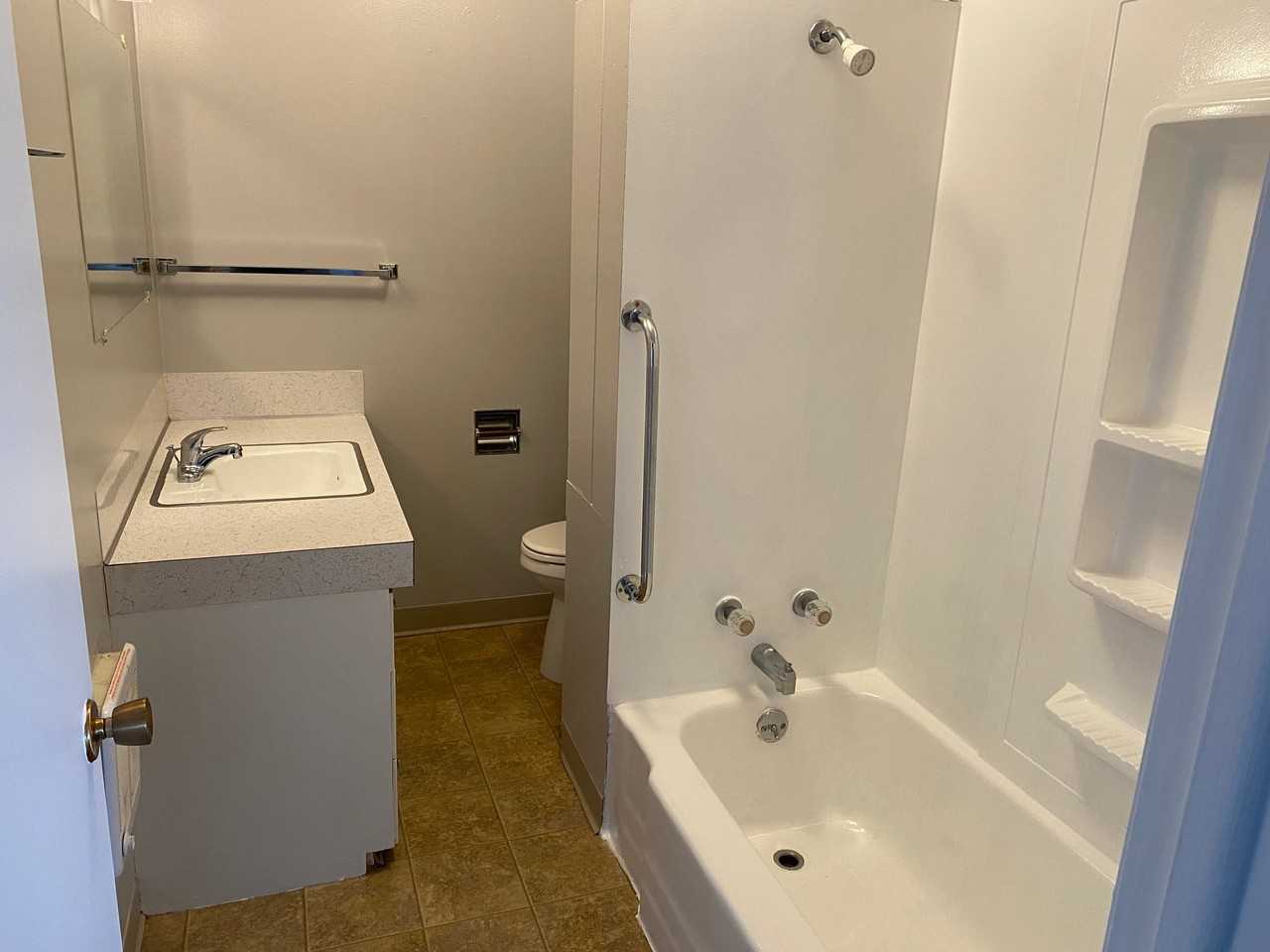 815 4th St Sw #2 - Photo 7 of 13