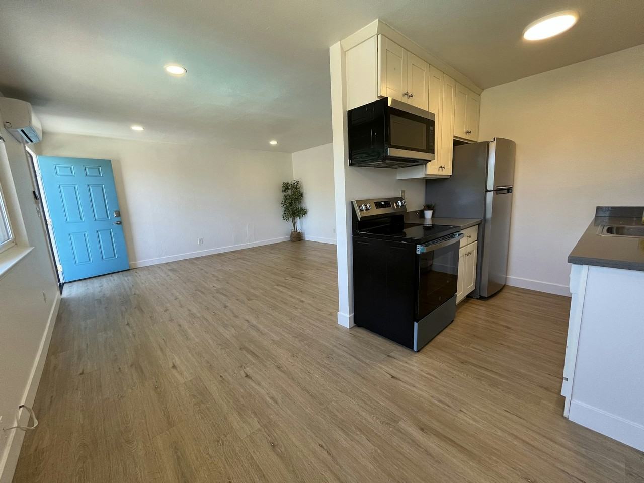 611 San Luisito Way, Unit 8 - Photo 4 of 30