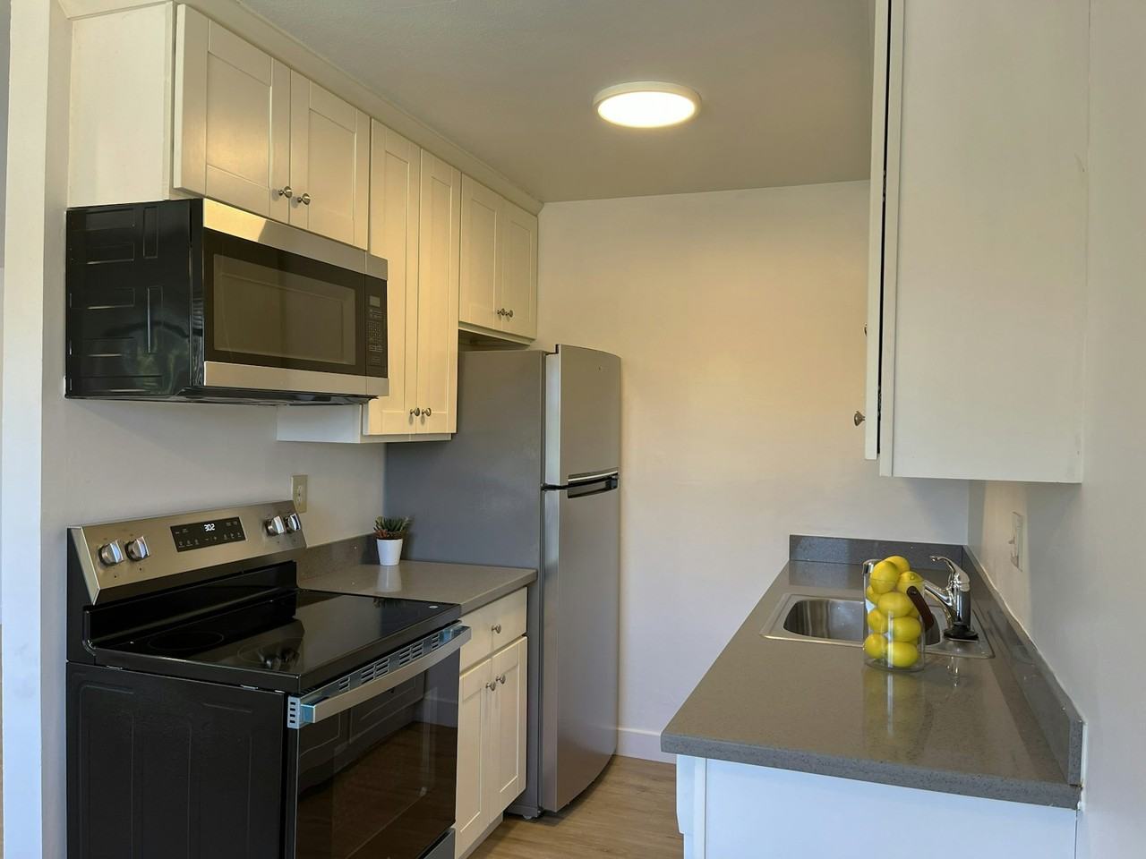 611 San Luisito Way, Unit 8 - Photo 5 of 30