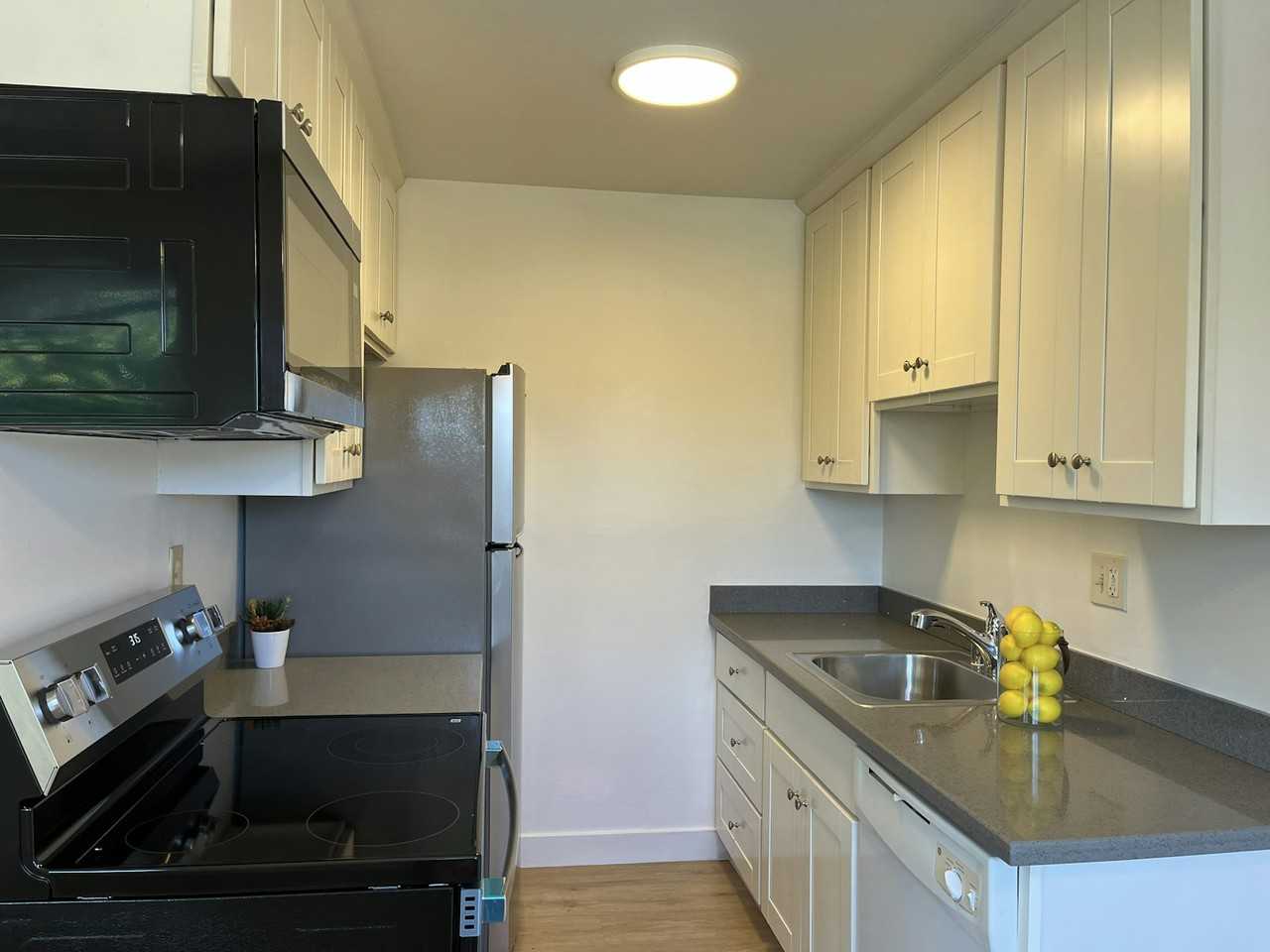 611 San Luisito Way, Unit 8 - Photo 6 of 30