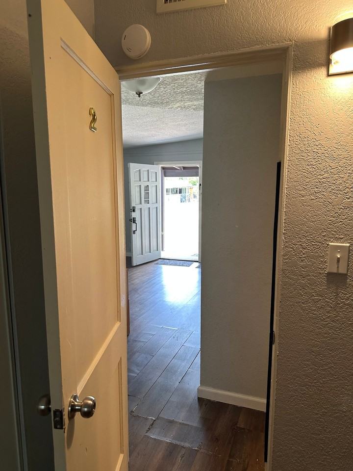 10529 Keuka Dr - Photo 6 of 12