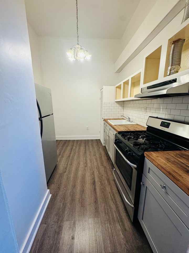 1300 Governor Nicholls St #2A - Photo 3 of 5