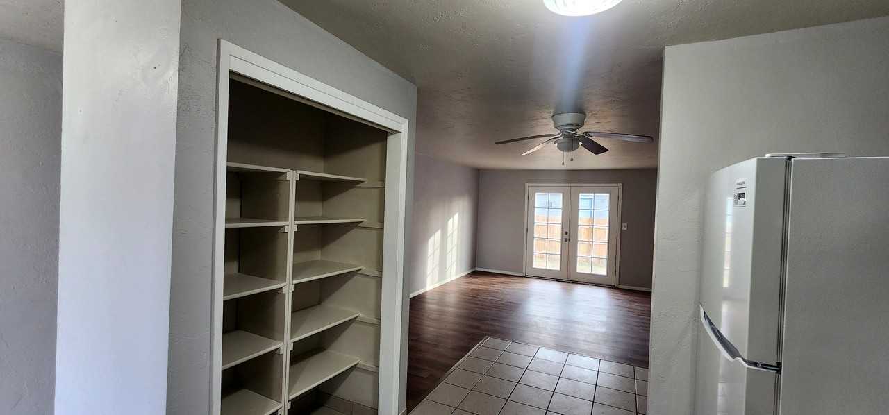 376 Eastland Dr N #376 - Photo 2 of 5
