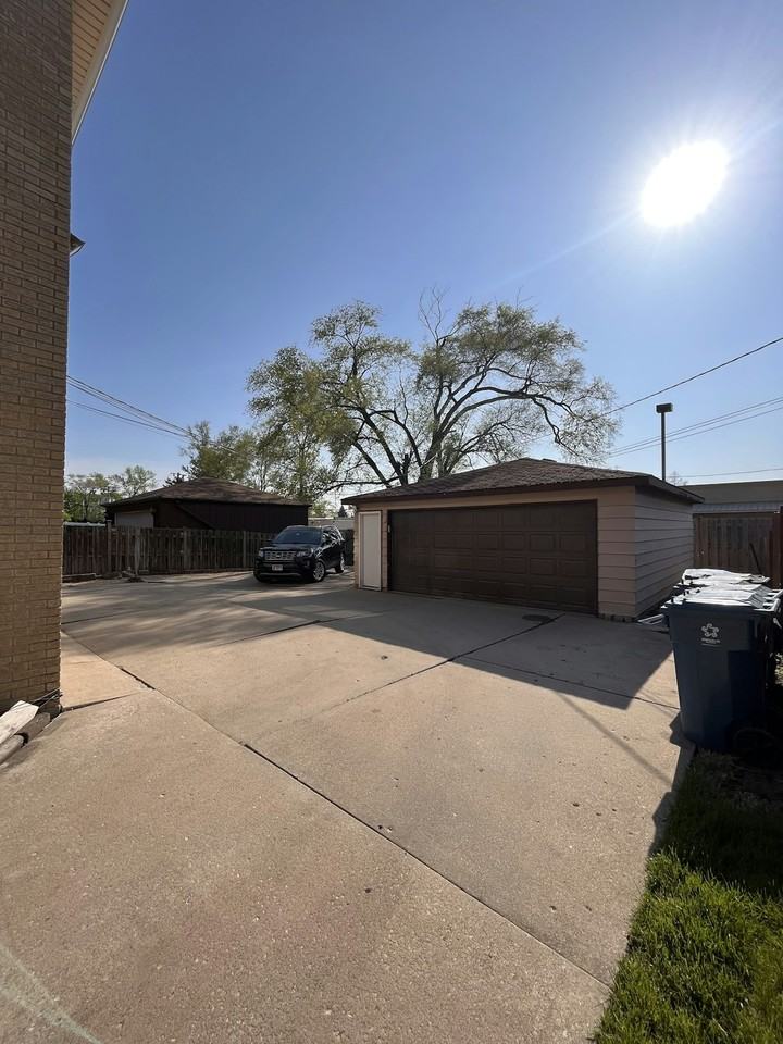 278 N Oaklawn Ave, Unit 2 - Photo 4 of 9