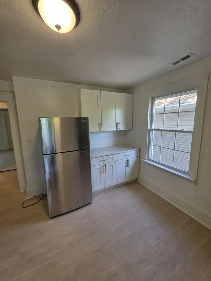 2049 West 85th Street, Unit 2 Up - Photo 5 of 10