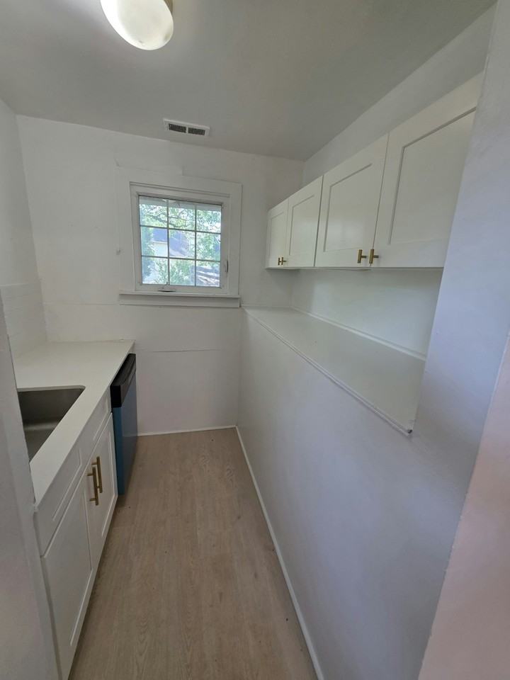 2049 West 85th Street, Unit 2 Up - Photo 6 of 10