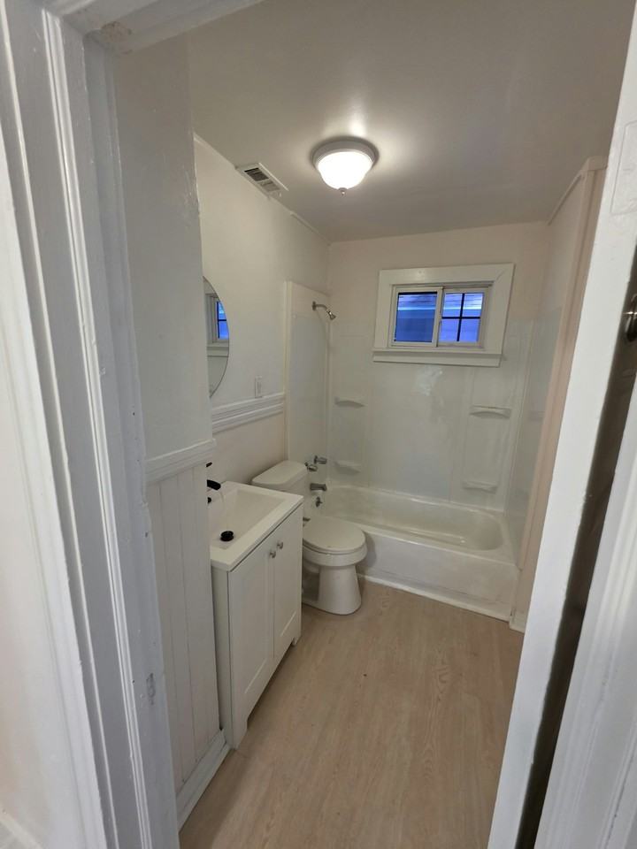 2049 West 85th Street, Unit 2 Up - Photo 7 of 10