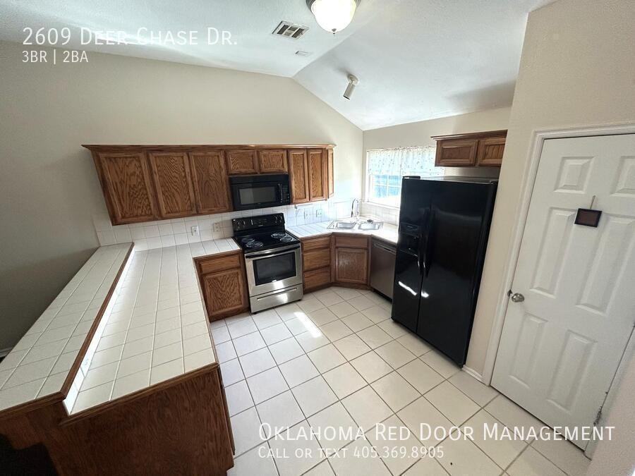 2609 Deer Chase Dr - Photo 3 of 17
