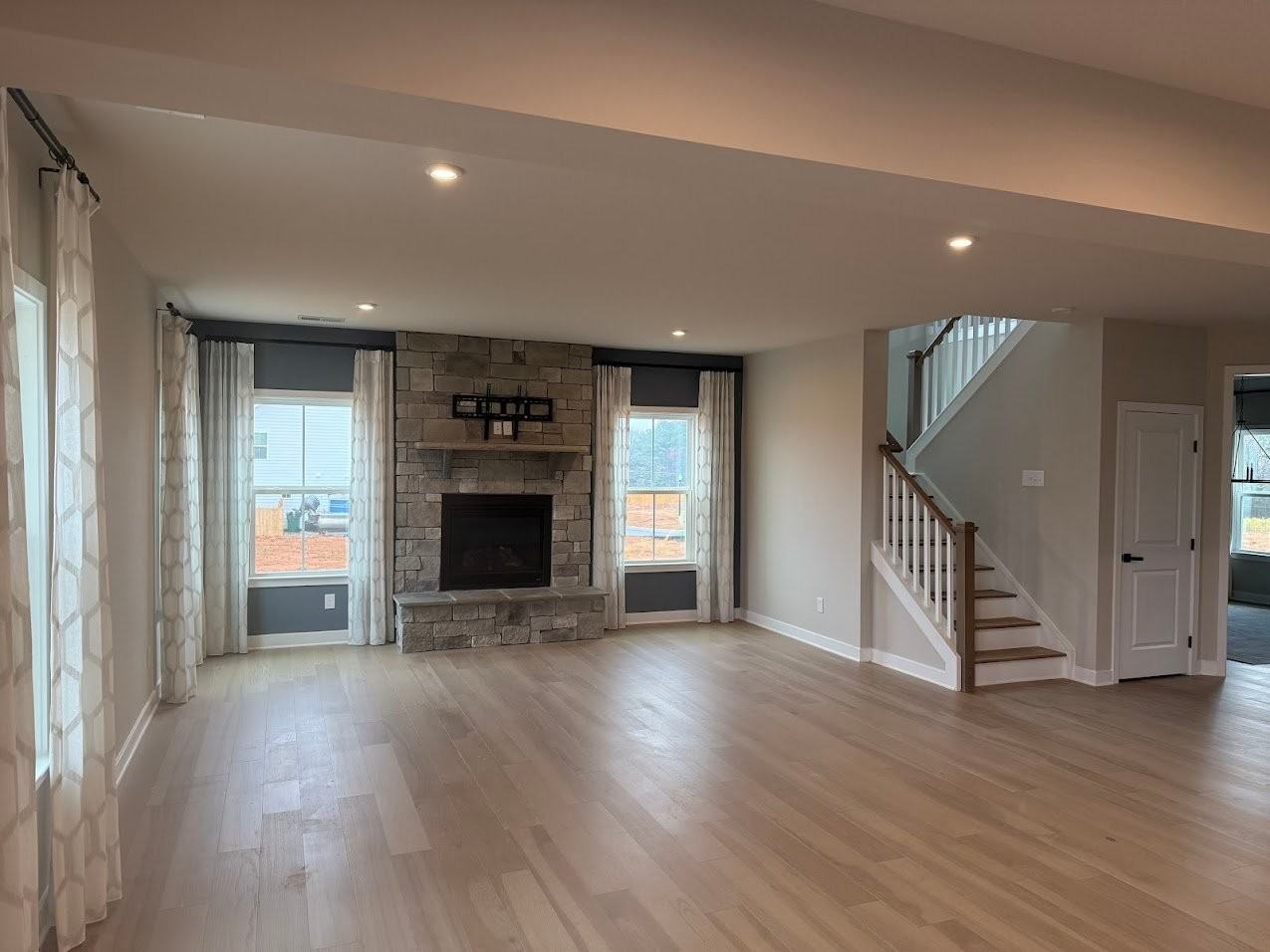7105 Myrtle Burl Way - Photo 3 of 18