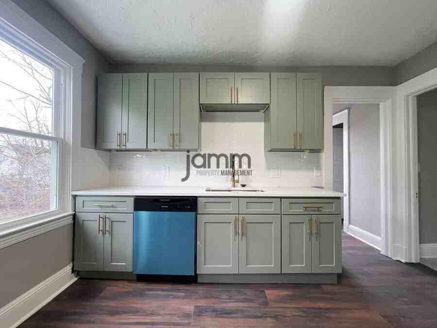 2024 W 104th St - Photo 2 of 22