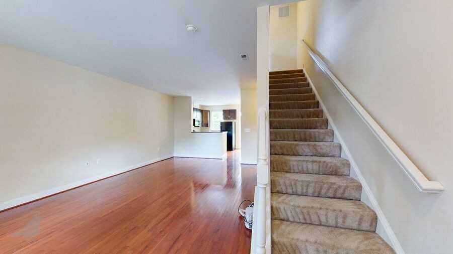 720 Barnes St Ne - Photo 2 of 50