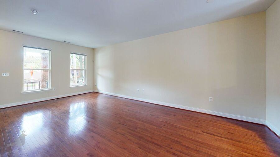 720 Barnes St Ne - Photo 6 of 50