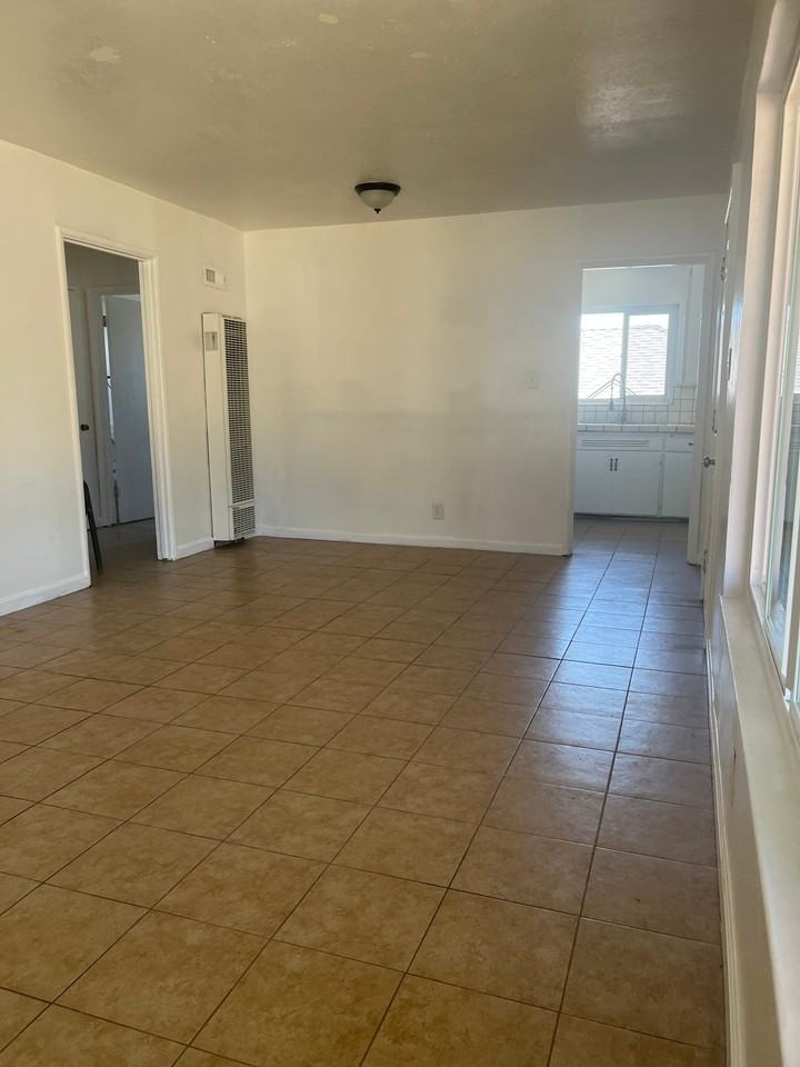 1829 Morgan Ln - Photo 2 of 7
