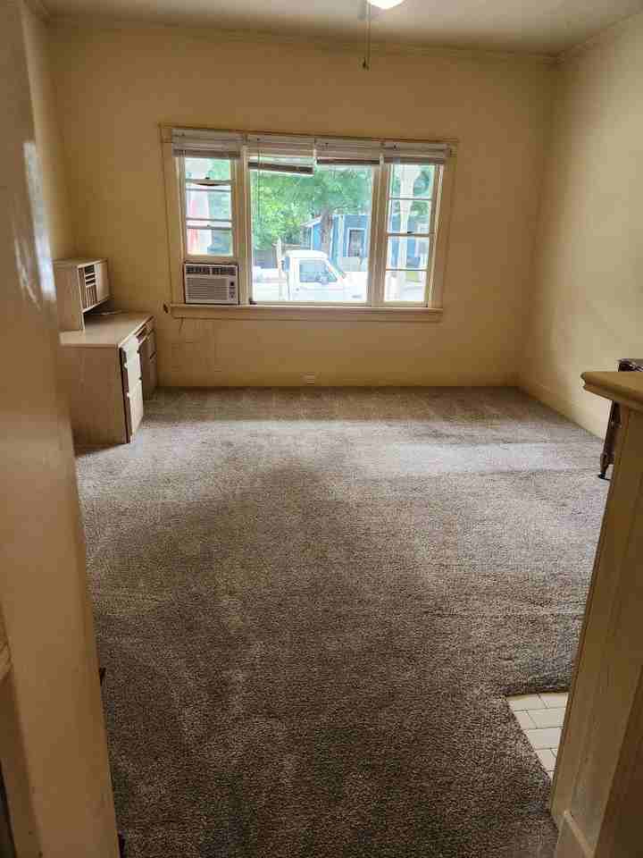 1018 S High St #1 - Photo 4 of 5