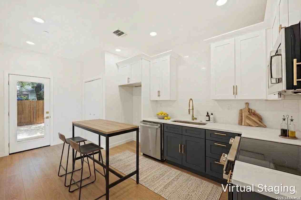 726 Arthur Street, Unit 102 - Photo 5 of 24