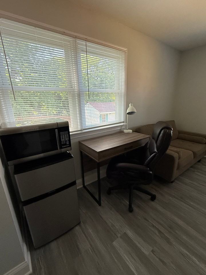 5511 Henderson Way - Photo 2 of 13
