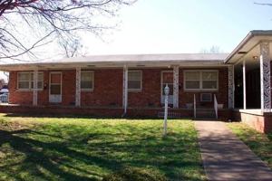 featured image of 1234 E Elm St #12