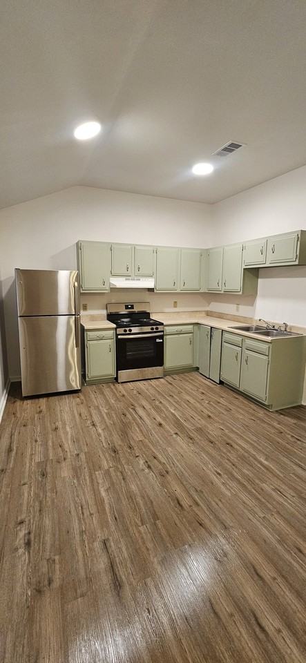 285 Hickory Rd #1 - Photo 4 of 6