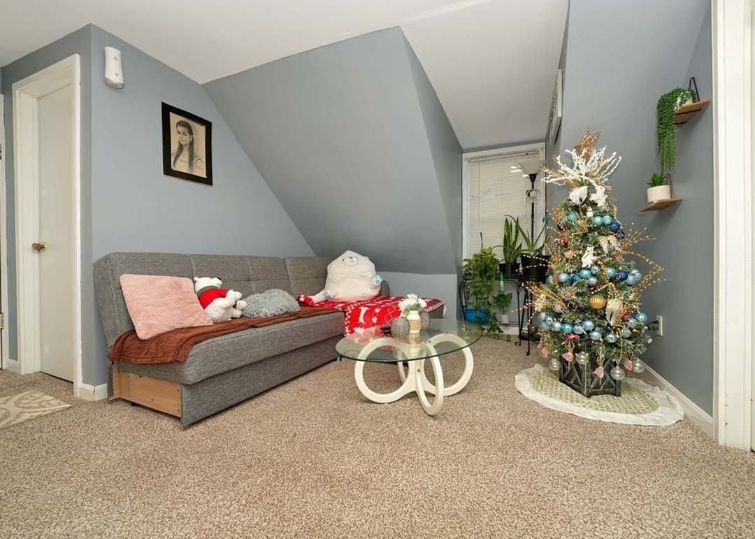 77 Delano St #3 - Photo 2 of 3