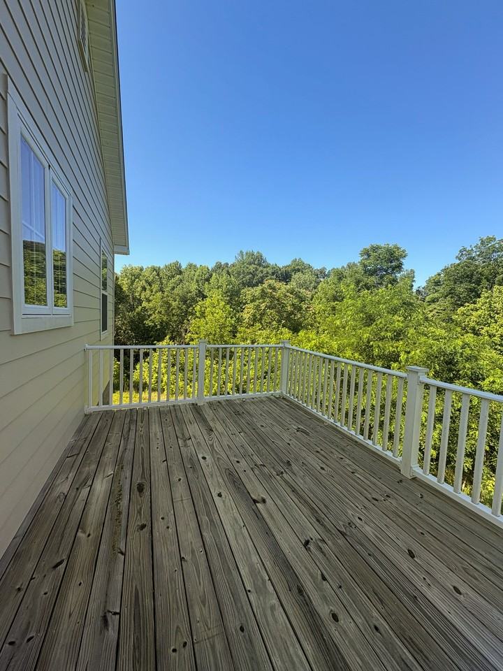 330 Hemlock Cir - Photo 3 of 12