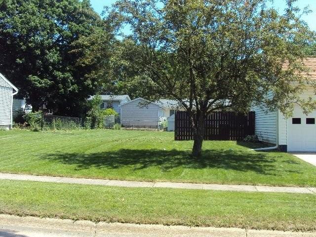 1112 Carver St - Photo 2 of 15