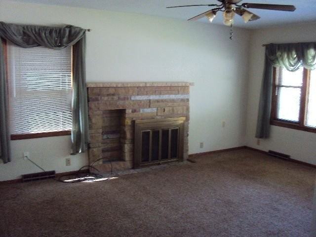 1112 Carver St - Photo 6 of 15