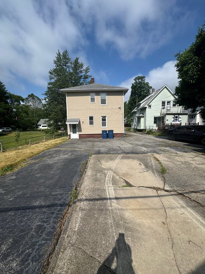3542 Homewood Ave #1 - Photo 2 of 10