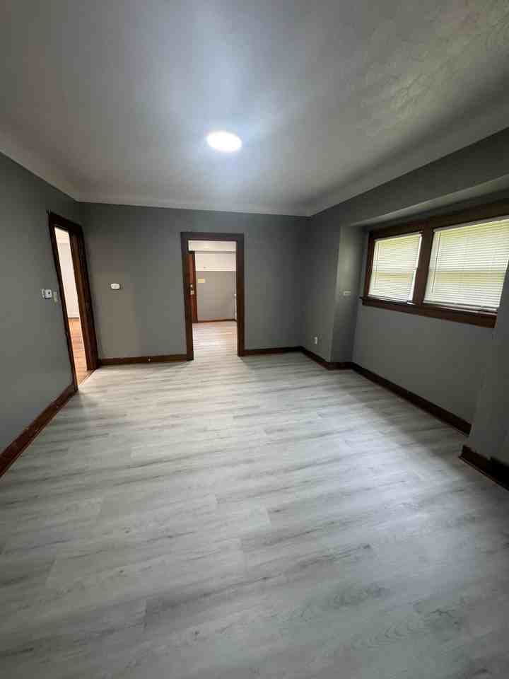 3542 Homewood Ave #1 - Photo 4 of 10