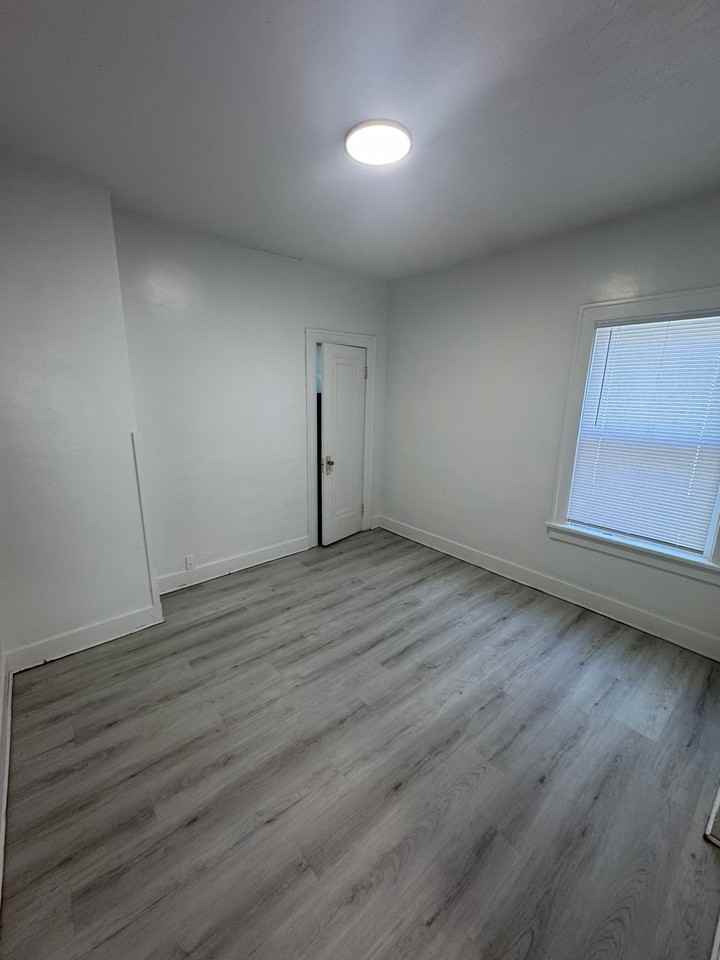 3542 Homewood Ave #1 - Photo 6 of 10