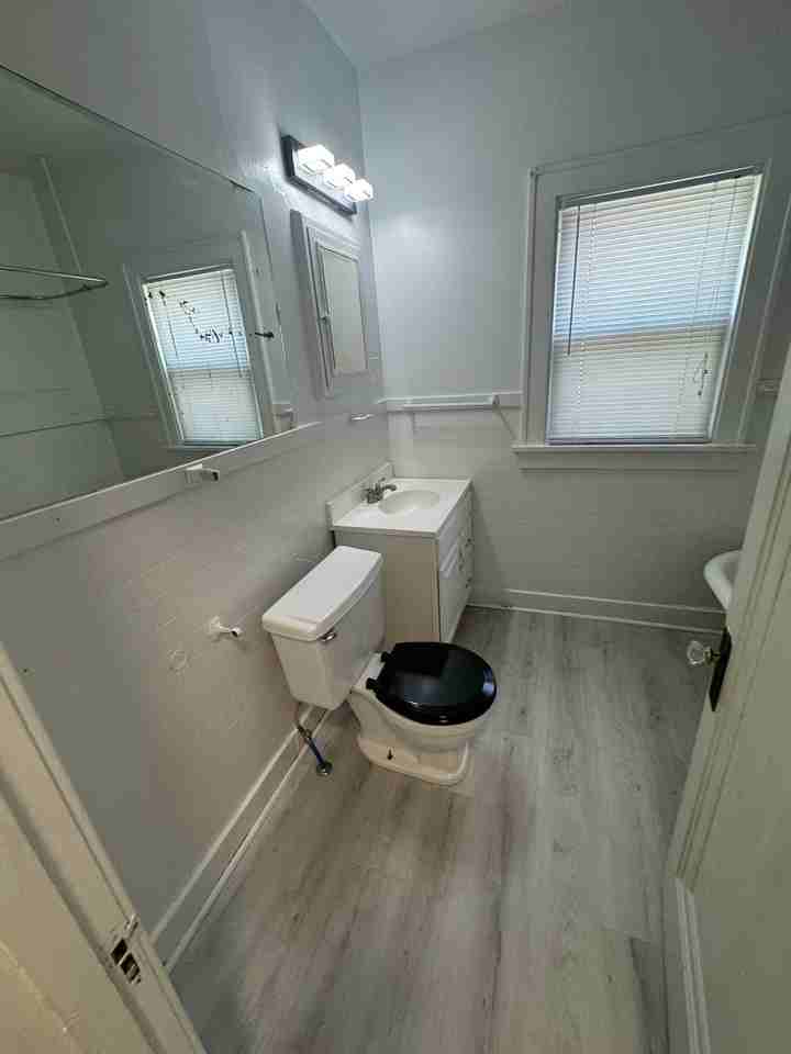 3542 Homewood Ave #1 - Photo 7 of 10