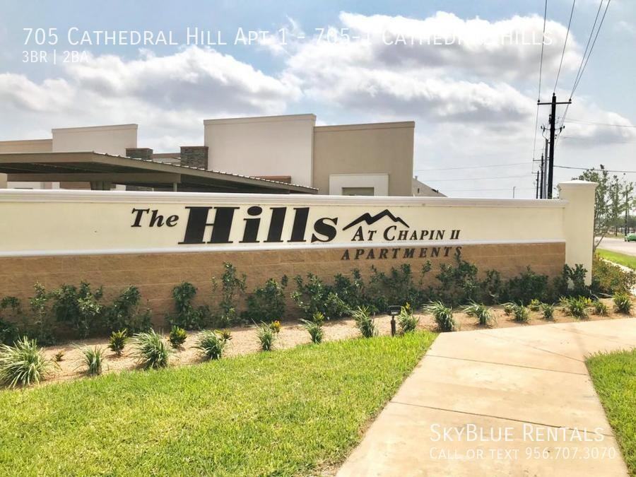 705 Cathedral Hl Apt 1 - Photo 2 of 18