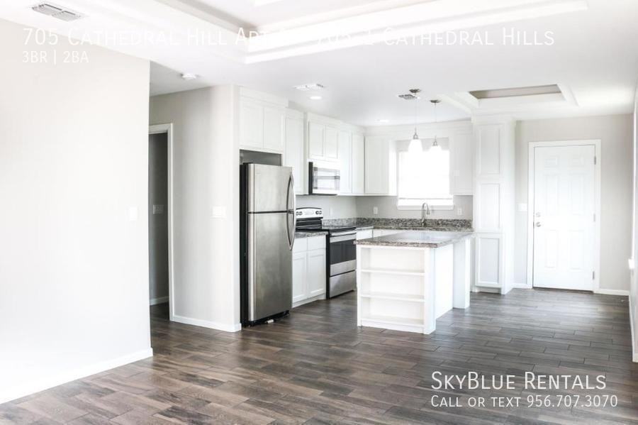 705 Cathedral Hl Apt 1 - Photo 6 of 18