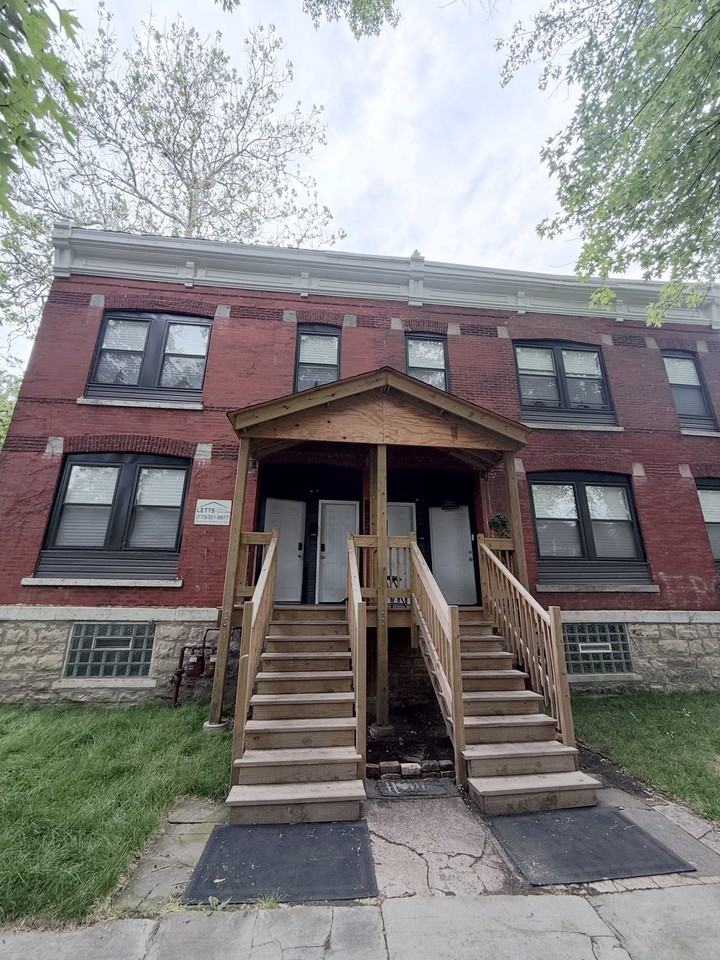 7216 S Perry Ave #2