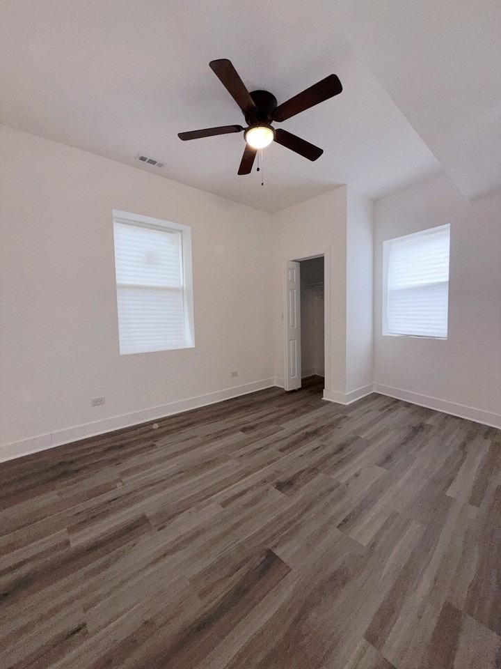 7216 S Perry Ave #2 - Photo 6 of 9