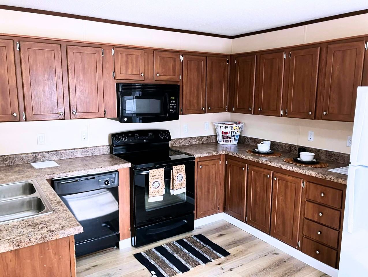 91 Deerwood Park #91 - Photo 2 of 11
