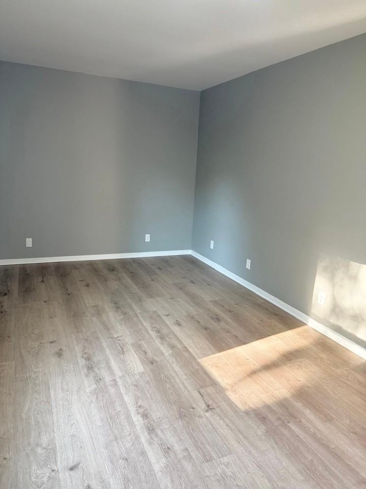 1431 E Bristol Rd - Photo 5 of 7