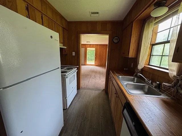 203 Natchez St N, Unit B - Photo 6 of 18