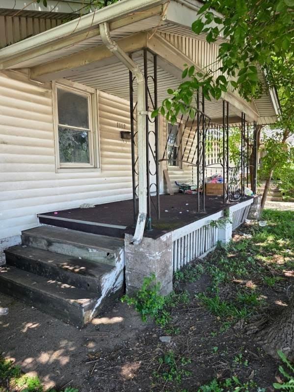 1112 E Garfield Ave - Photo 2 of 20