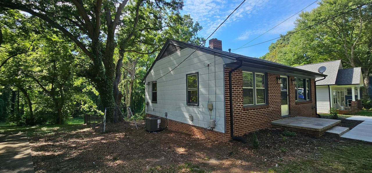 609 N Rhyne St - Photo 2 of 20