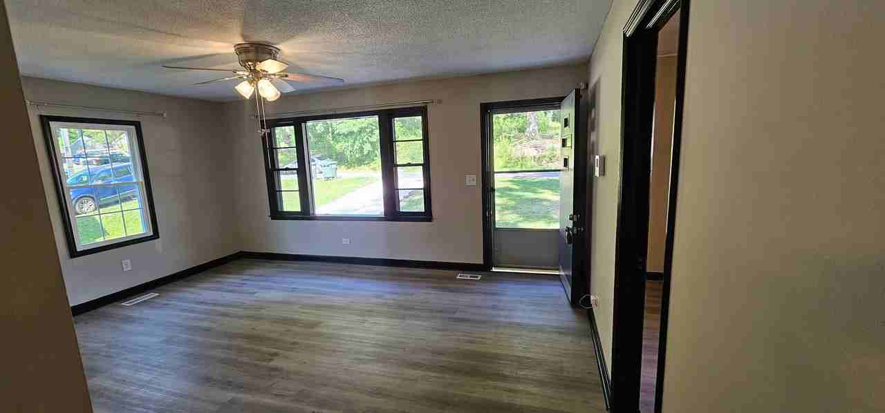 609 N Rhyne St - Photo 4 of 20