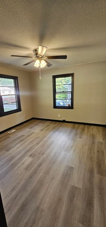 609 N Rhyne St - Photo 6 of 20