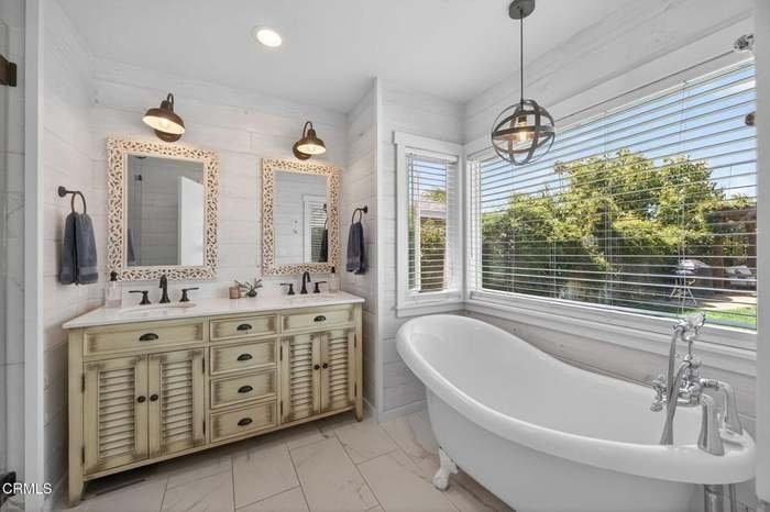 425 Banner Ave - Photo 3 of 20
