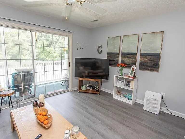646 Tupelo Ln #4E - Photo 5 of 23