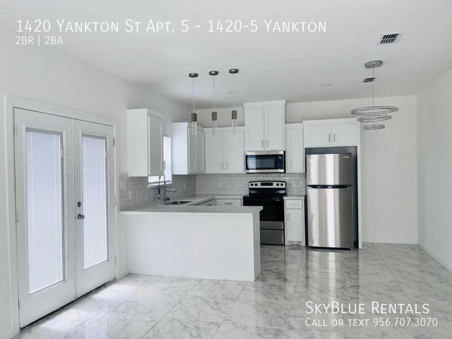 1420 S Yankton St Apt 5 - Photo 4 of 16