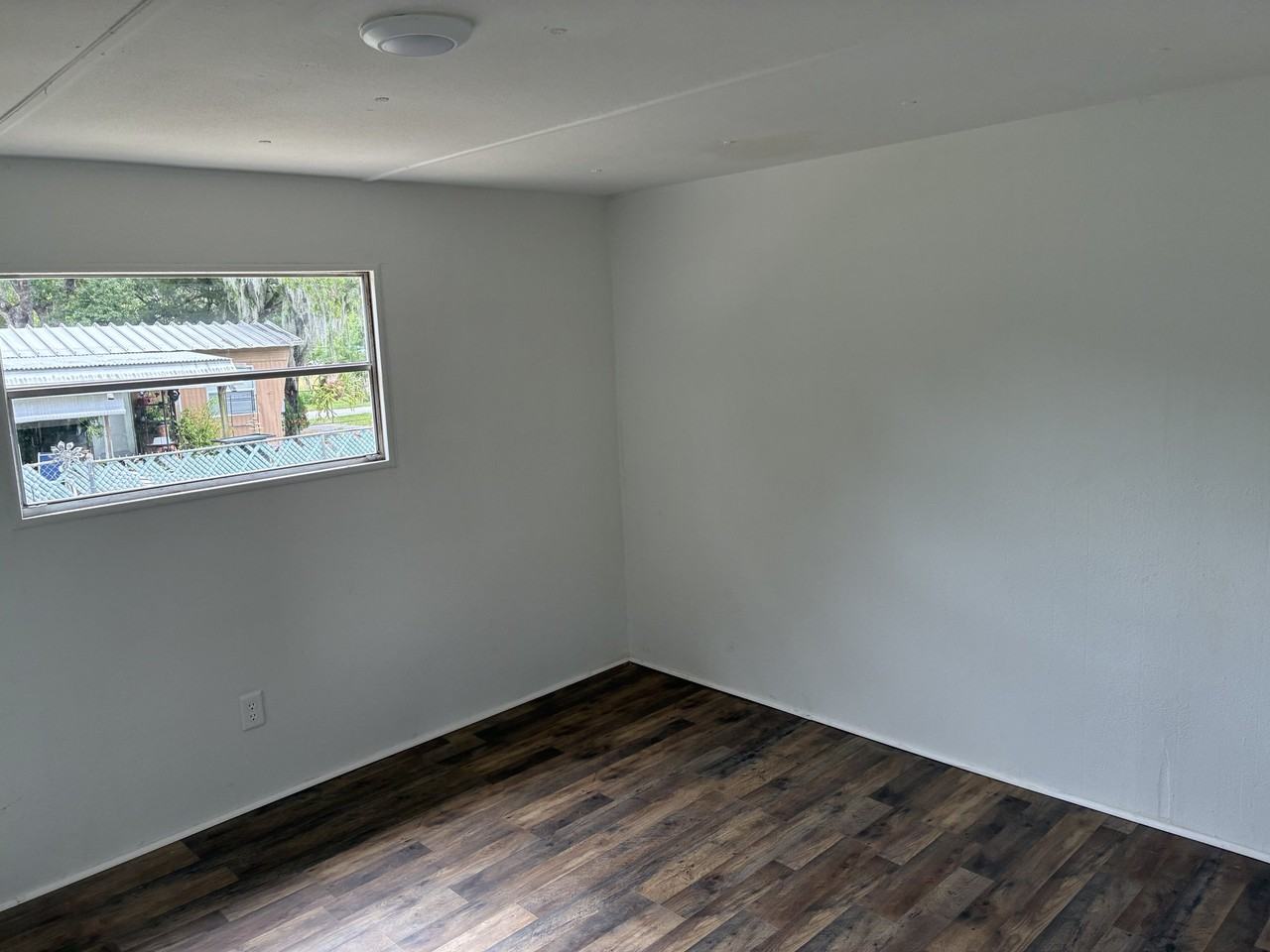 1666 Highland Ct - Photo 4 of 5