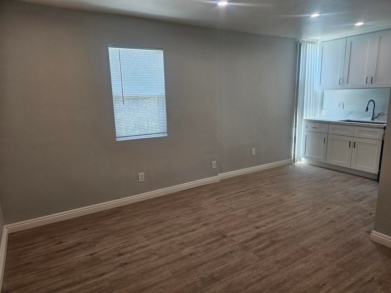 712 S Fernwood St #31 - Photo 5 of 9