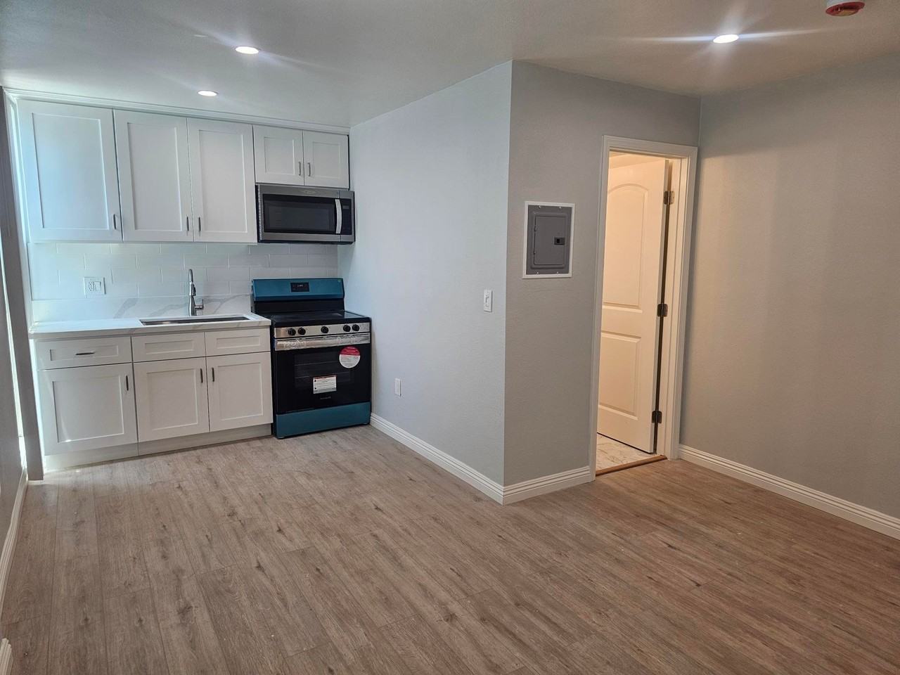 712 S Fernwood St #31 - Photo 6 of 9