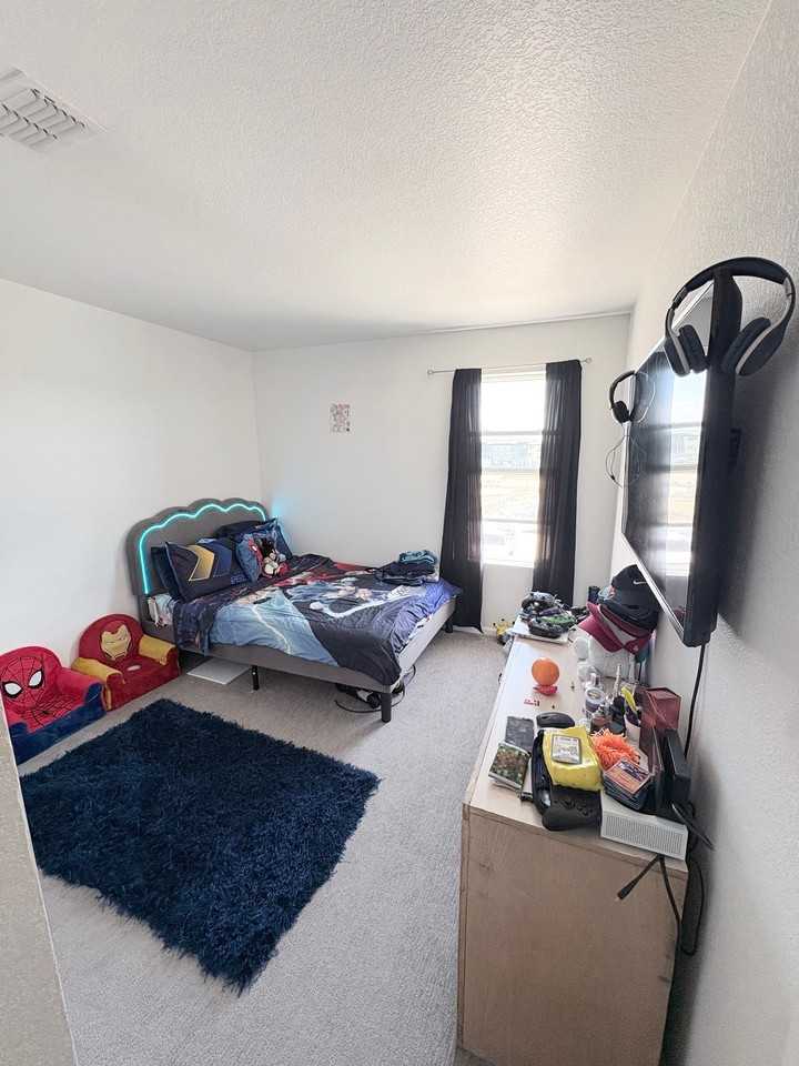 21538 E 59th Pl - Photo 2 of 9