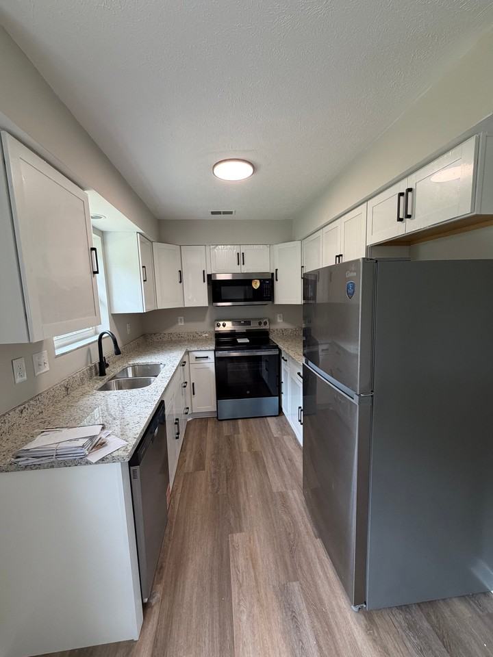 341 N 2nd St - Photo 3 of 16